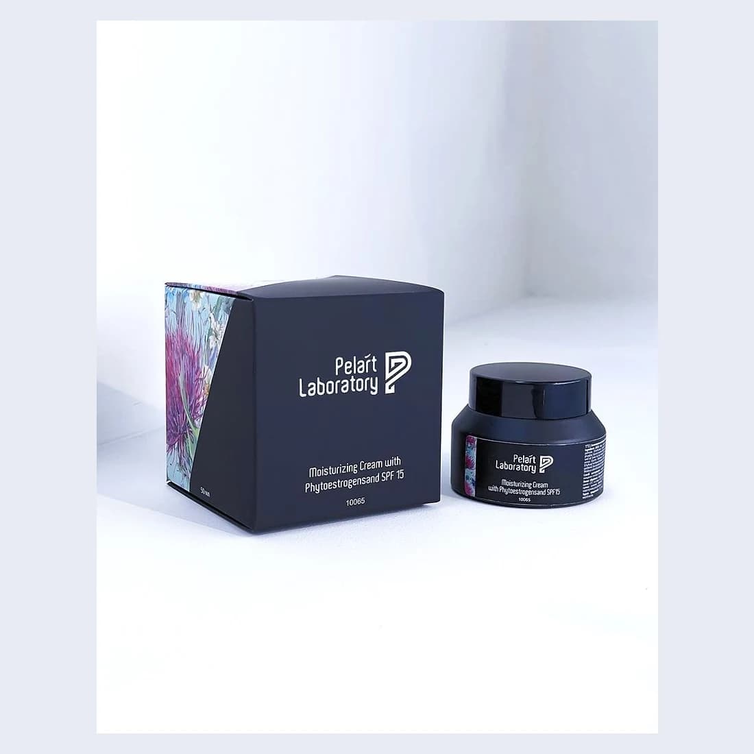 Moisturizing cream with phytoestrogens and spf15